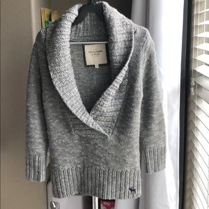 Abercrombie & Fitch gray shawl sweater